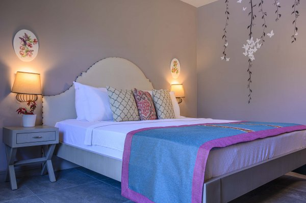 Standart Oda, Havuz Manzaralı (Balkonlu)