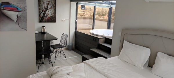 Dublex Suite Room (Jacuzzi)