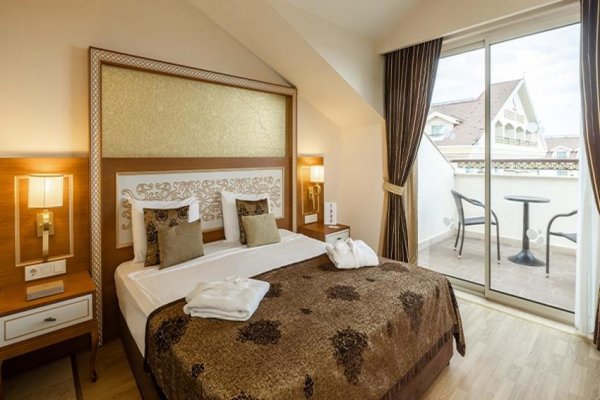 Apart Daire, Havuz Manzaralı