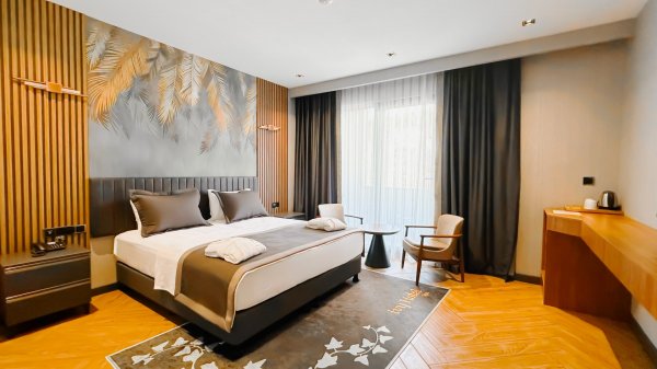 Balkonlu Oda (Balkonlu)