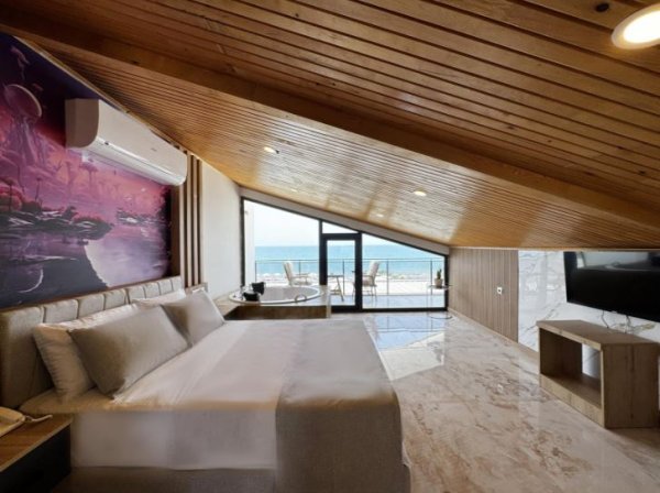 Suit Oda, Deniz Manzaralı (Jakuzi)