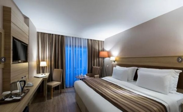 Standart Oda, Şehir Manzaralı