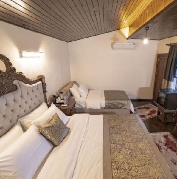 Standard Room, City View (3 Person)