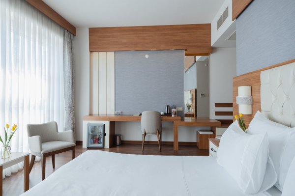 Standart Oda, Şehir Manzaralı