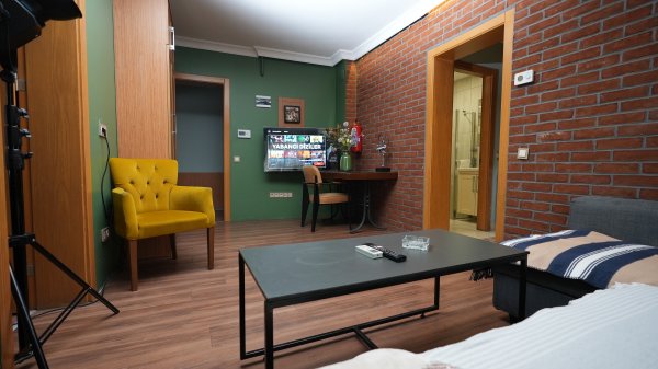 Family Room (Balcony)