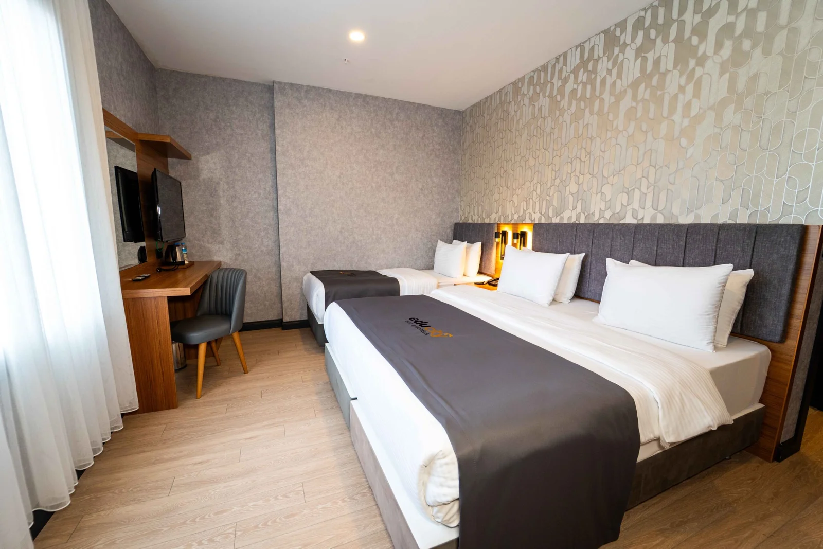 Superior Room (3 Person)