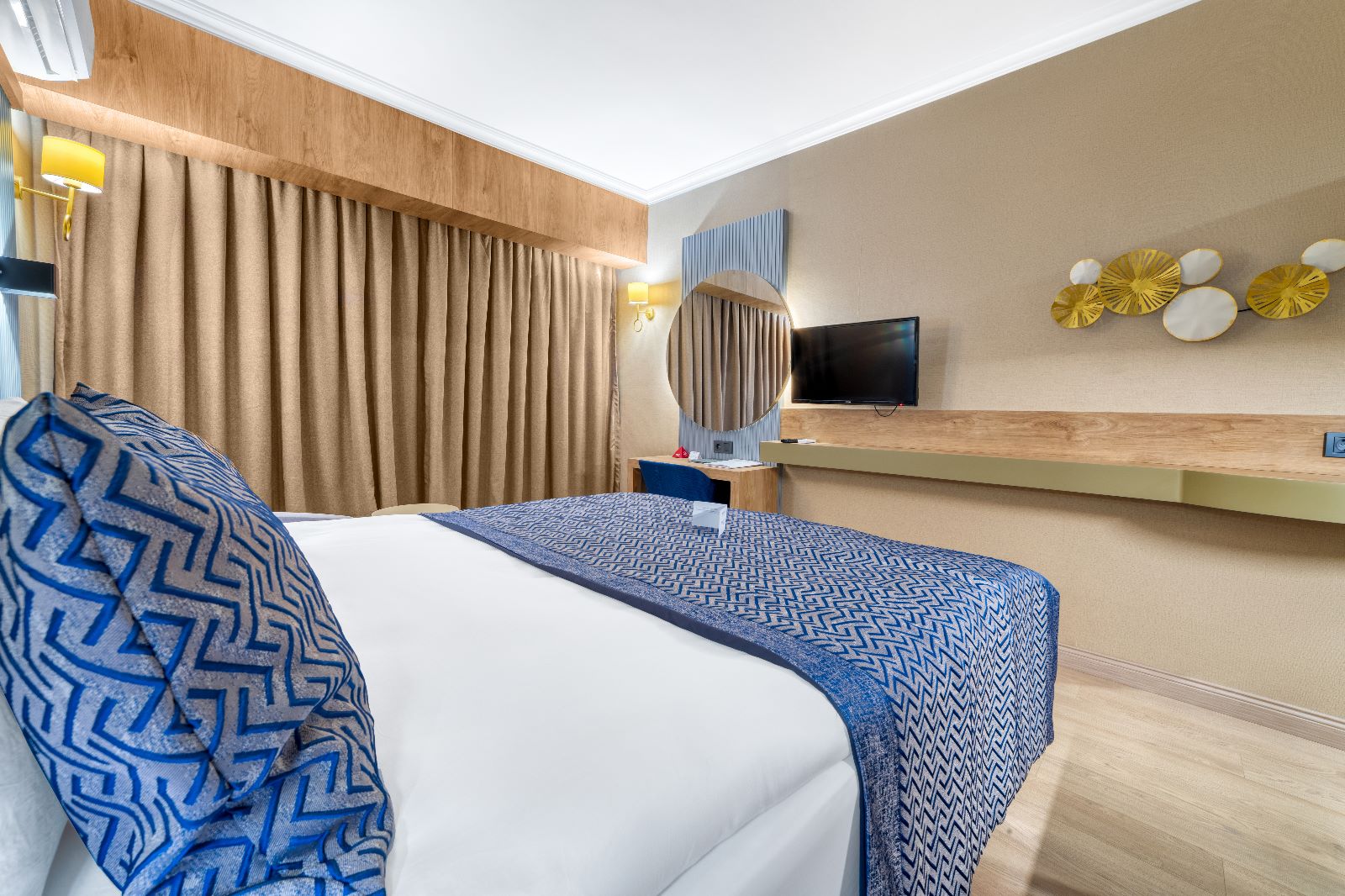 Ekonomik Oda, Kara Manzaralı (Balkonlu)