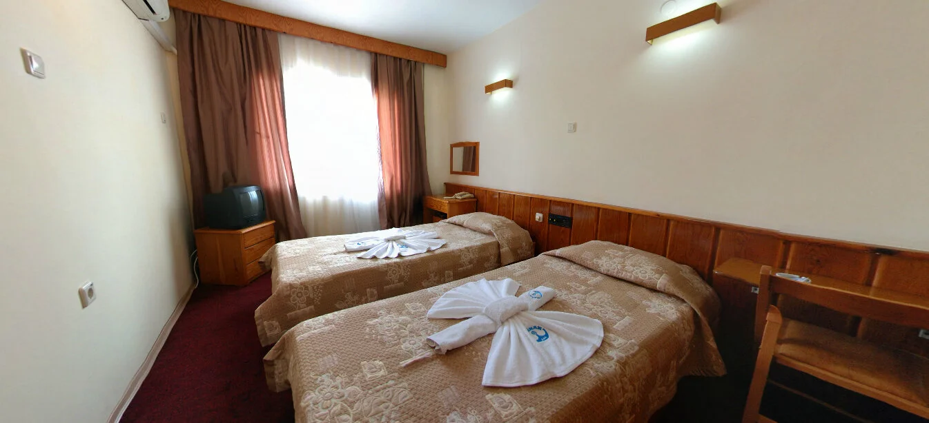 Iki Ayrı Yataklı Oda, Dağ Manzaralı